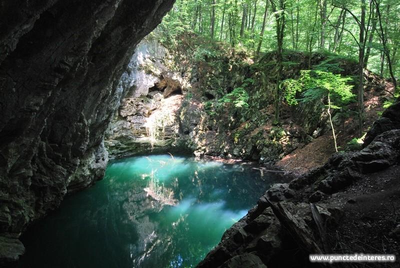 Lacul Dracului Cheile Nerei 